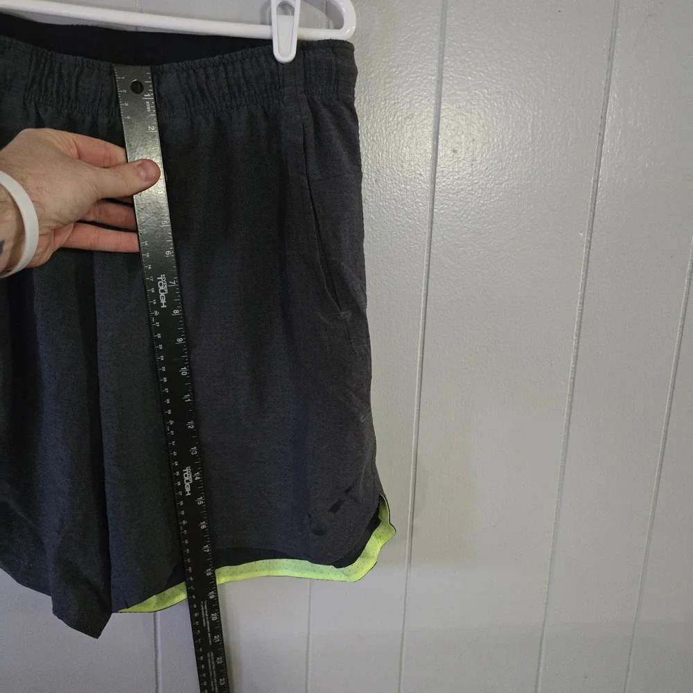 Nike Athletic Shorts Mens XL Gray Neon Green Mesh Lined Running Gym Workout‎